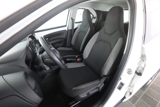 TOYOTA Aygo X usata 2