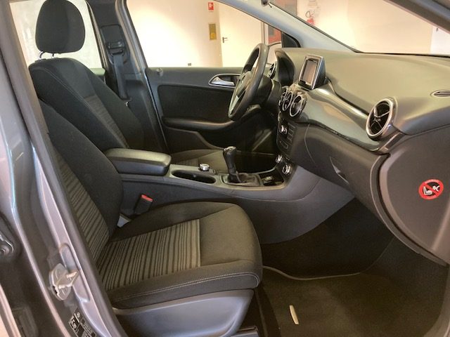 MERCEDES-BENZ B 180 usata, con Servosterzo