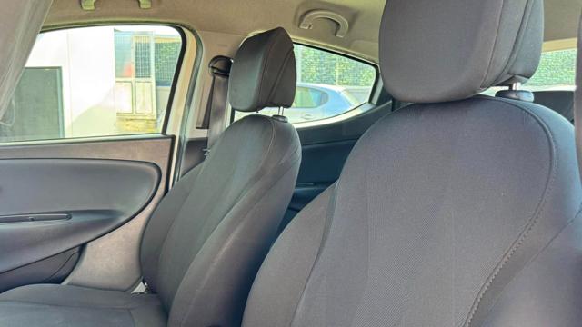 LANCIA Ypsilon usata, con Sedile posteriore sdoppiato