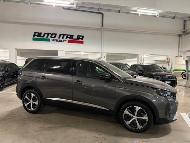 PEUGEOT 5008 usata, con Autoradio