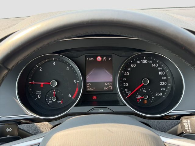 VOLKSWAGEN Passat usata 14