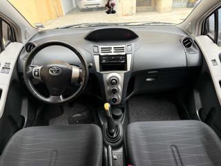 TOYOTA Yaris usata, con Specchietti laterali elettrici