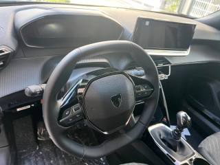 PEUGEOT 2008 usata, con Controllo automatico clima