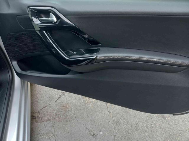 PEUGEOT 208 usata, con Airbag testa