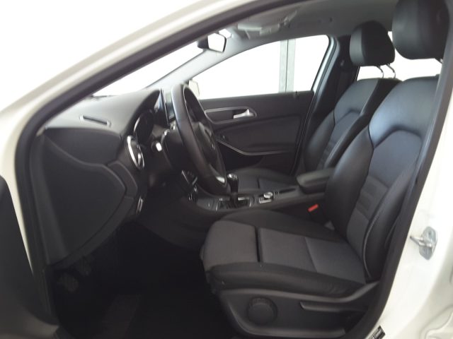 MERCEDES-BENZ GLA 200 usata, con Autoradio