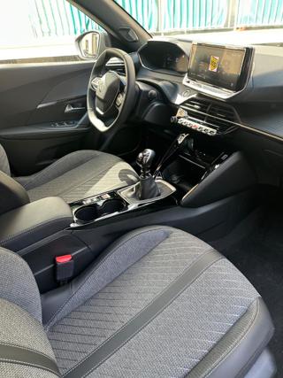 PEUGEOT 2008 usata, con Park Distance Control