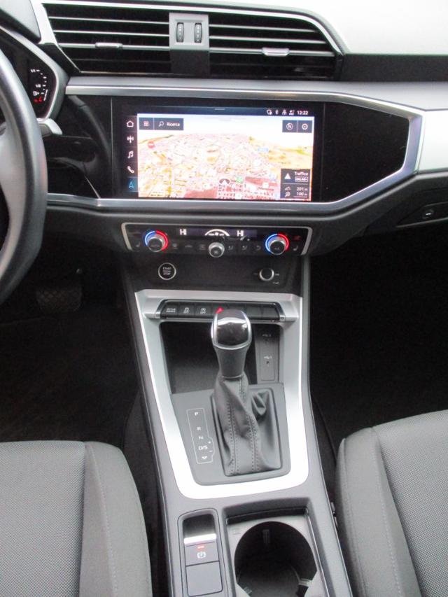 AUDI Q3 usata, con Sensori di parcheggio anteriori
