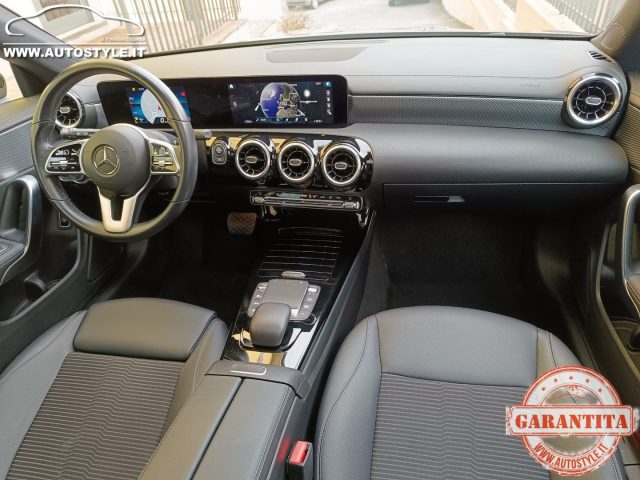 MERCEDES-BENZ CLA 180 usata, con Sistema di parcheggio automatico