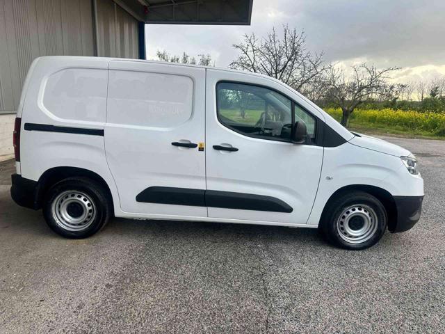 TOYOTA Proace City usata, con Airbag