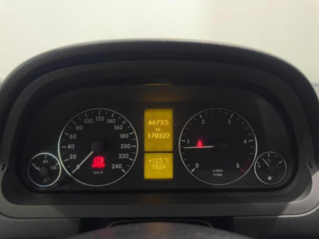 MERCEDES-BENZ A 180 usata, con Chiusura centralizzata