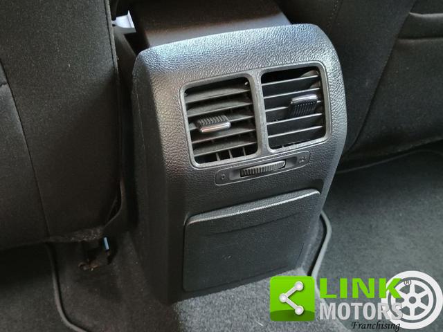VOLKSWAGEN Golf usata, con Airbag testa