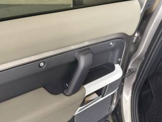 LAND ROVER Defender usata, con Bracciolo