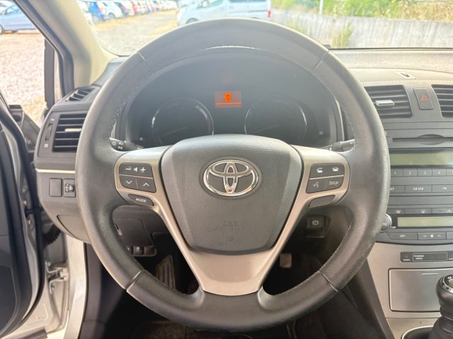 TOYOTA Avensis usata, con Cruise Control