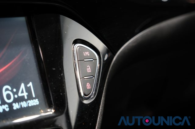 OPEL Corsa usata, con Monitoraggio pressione pneumatici
