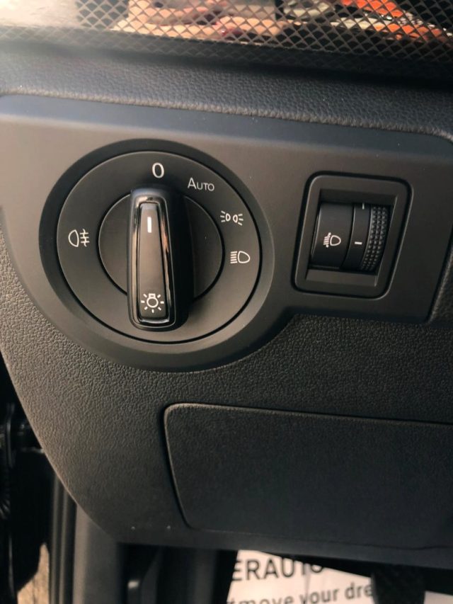 VOLKSWAGEN T-Cross usata, con Touch screen