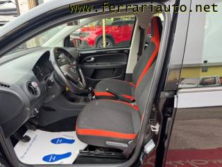 VOLKSWAGEN up! usata, con Autoradio