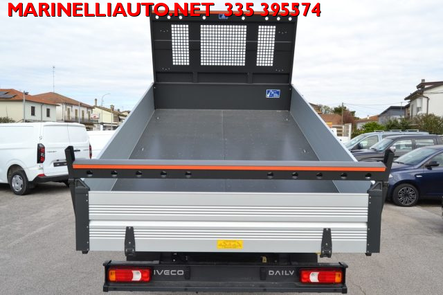 IVECO Daily usata, con USB