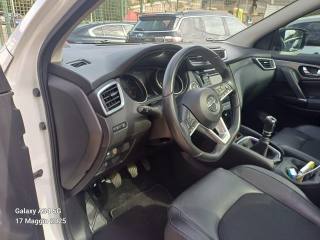 NISSAN Qashqai usata, con Fari LED