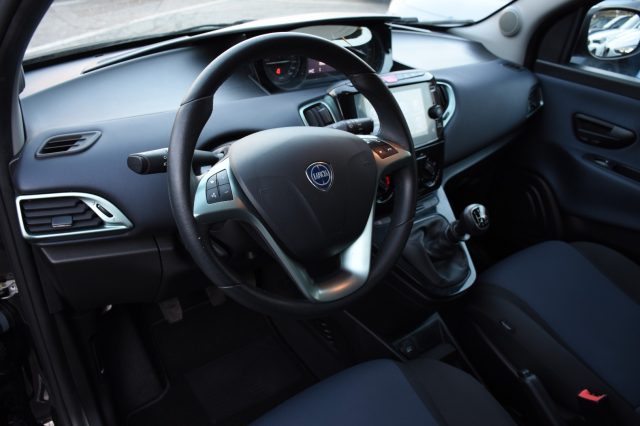 LANCIA Ypsilon usata, con Autoradio