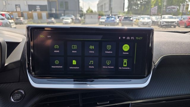PEUGEOT 2008 usata, con Autoradio digitale