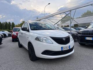 LANCIA Ypsilon 1.0 FireFly 5 porte S&S Hybrid Ecochic Silver