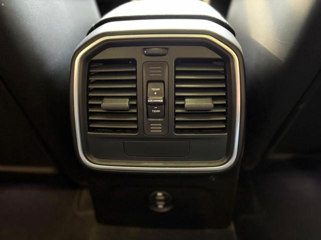 PORSCHE Macan usata, con Leve al volante
