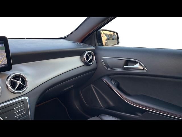 MERCEDES-BENZ GLA 200 usata 11