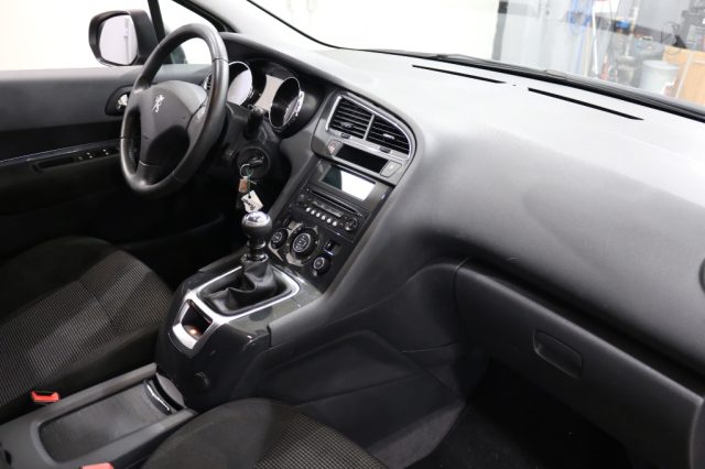 PEUGEOT 5008 usata, con Sensore di pioggia