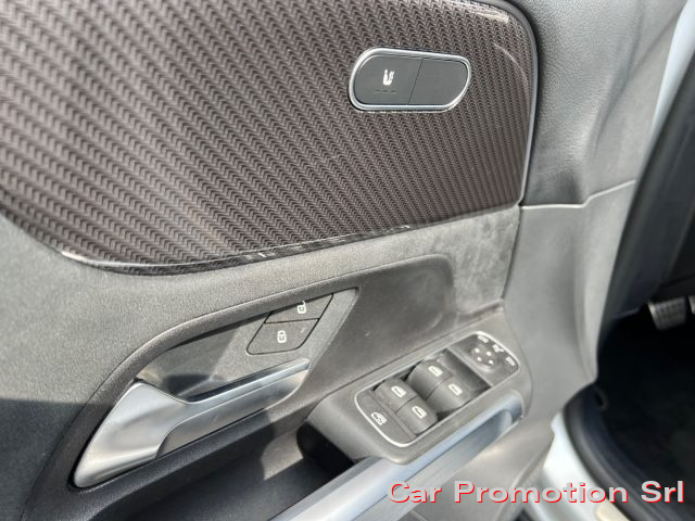 MERCEDES-BENZ GLB 200 usata, con Cerchi in lega