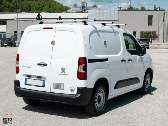 PEUGEOT Partner usata, con Specchietti laterali elettrici