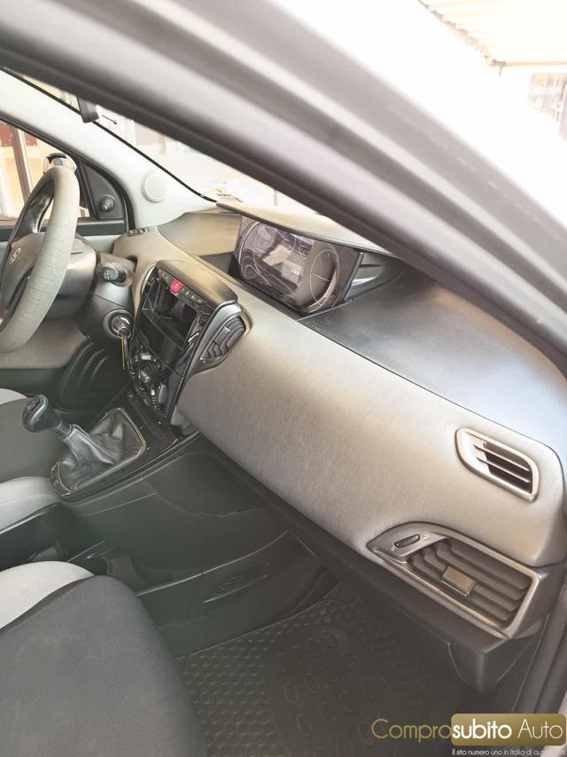 LANCIA Ypsilon usata 13