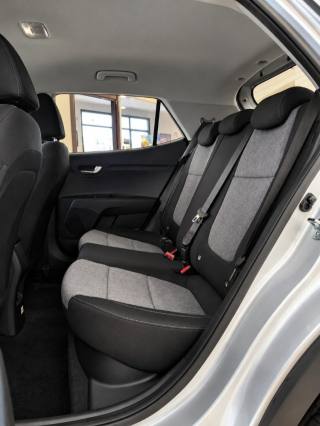 KIA Stonic usata, con Autoradio digitale