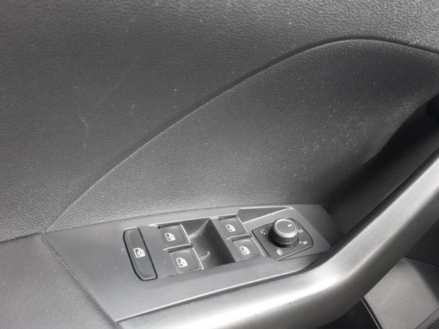 VOLKSWAGEN T-Cross usata, con Controllo automatico clima