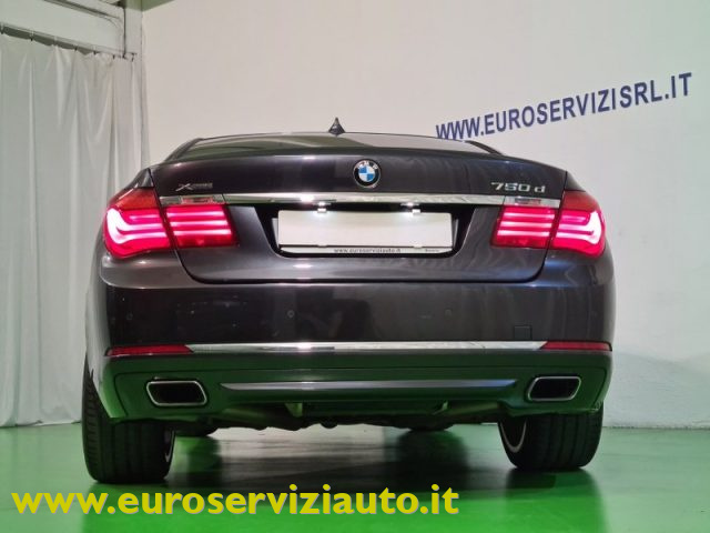 BMW 750 usata, con Specchietti laterali elettrici