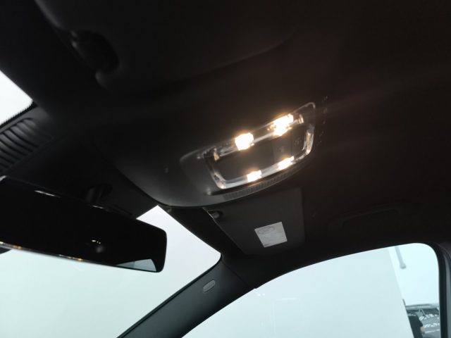 MERCEDES-BENZ GLA 200 usata, con Touch screen