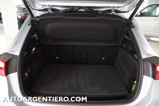 MERCEDES-BENZ GLA 180 usata, con Sensori di parcheggio anteriori