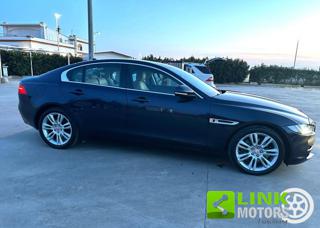 JAGUAR XE usata, con Sensori di parcheggio anteriori