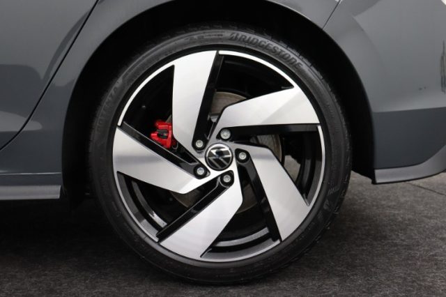 VOLKSWAGEN Golf usata, con Cruise Control