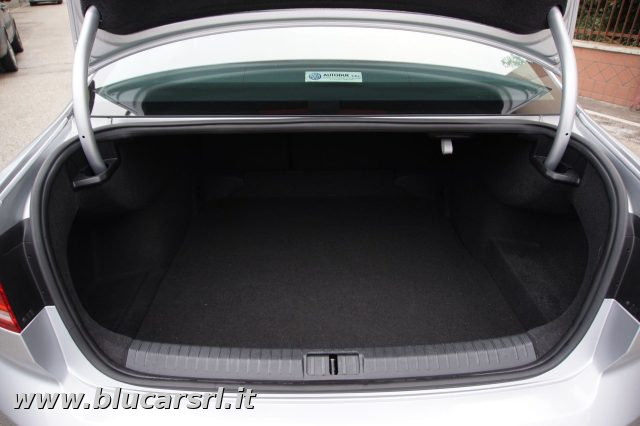 VOLKSWAGEN Passat usata, con Fendinebbia