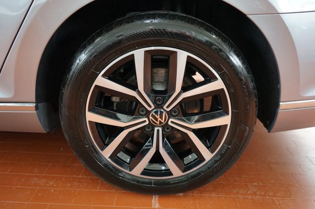VOLKSWAGEN Passat Variant usata, con Monitoraggio pressione pneumatici