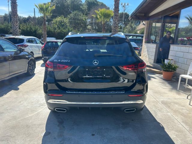 MERCEDES-BENZ GLA 200 usata, con Autoradio