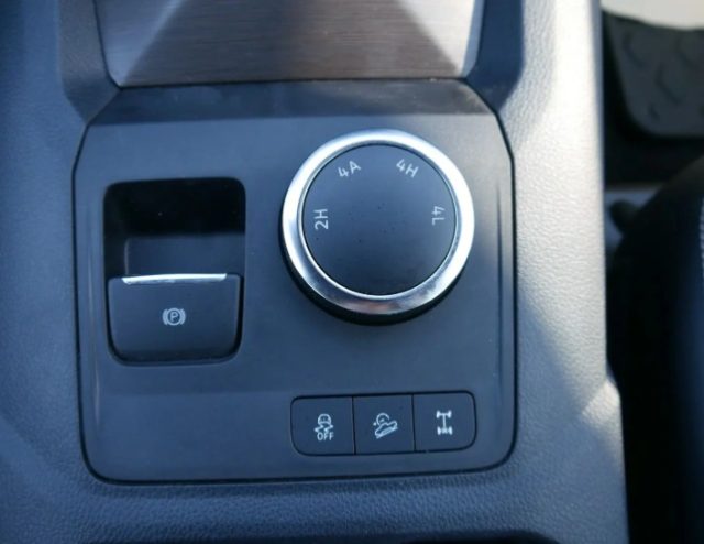 VOLKSWAGEN Amarok usata, con Interni in pelle