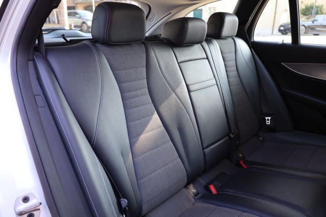 MERCEDES-BENZ E 220 usata, con Sistema di avviso di distanza