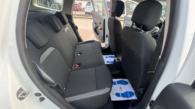 DACIA Duster usata, con USB
