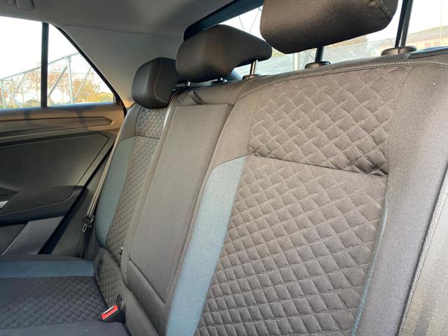 VOLKSWAGEN T-Roc usata, con Autoradio