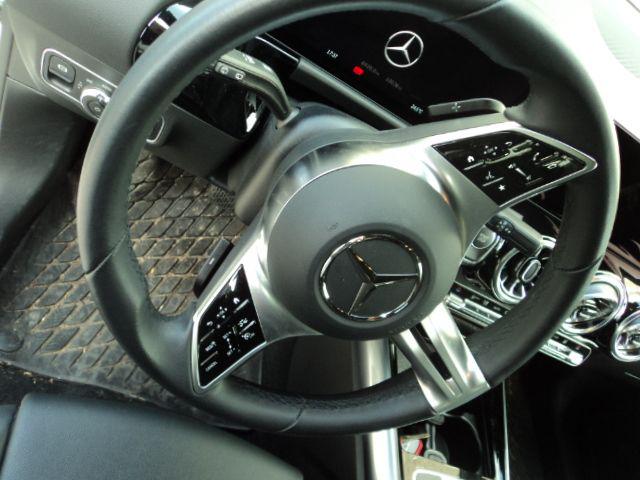 MERCEDES-BENZ EQA usata, con Autoradio