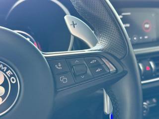 ALFA ROMEO Stelvio usata, con Autoradio digitale