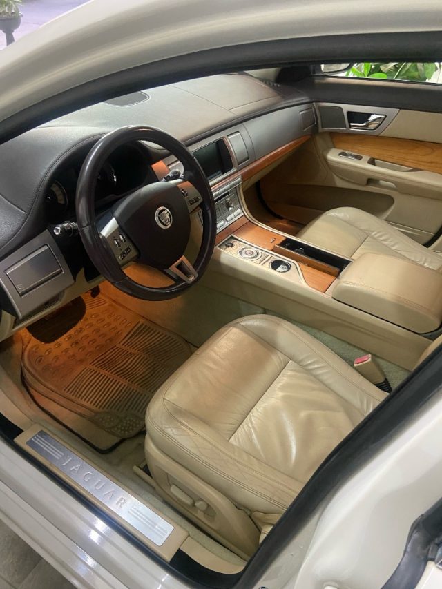 JAGUAR XF usata, con Cerchi in lega