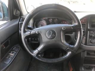 MITSUBISHI Pajero usata 12