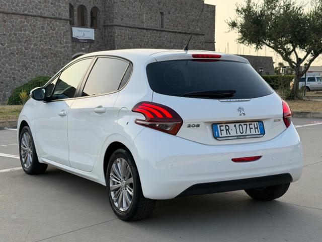 PEUGEOT 208 usata, con Autoradio